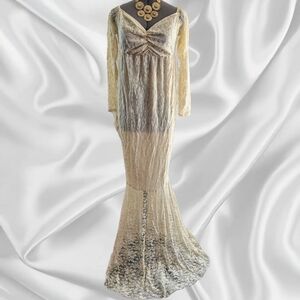 Elegant Cream Lace Long-Sleeve Maxi Dress